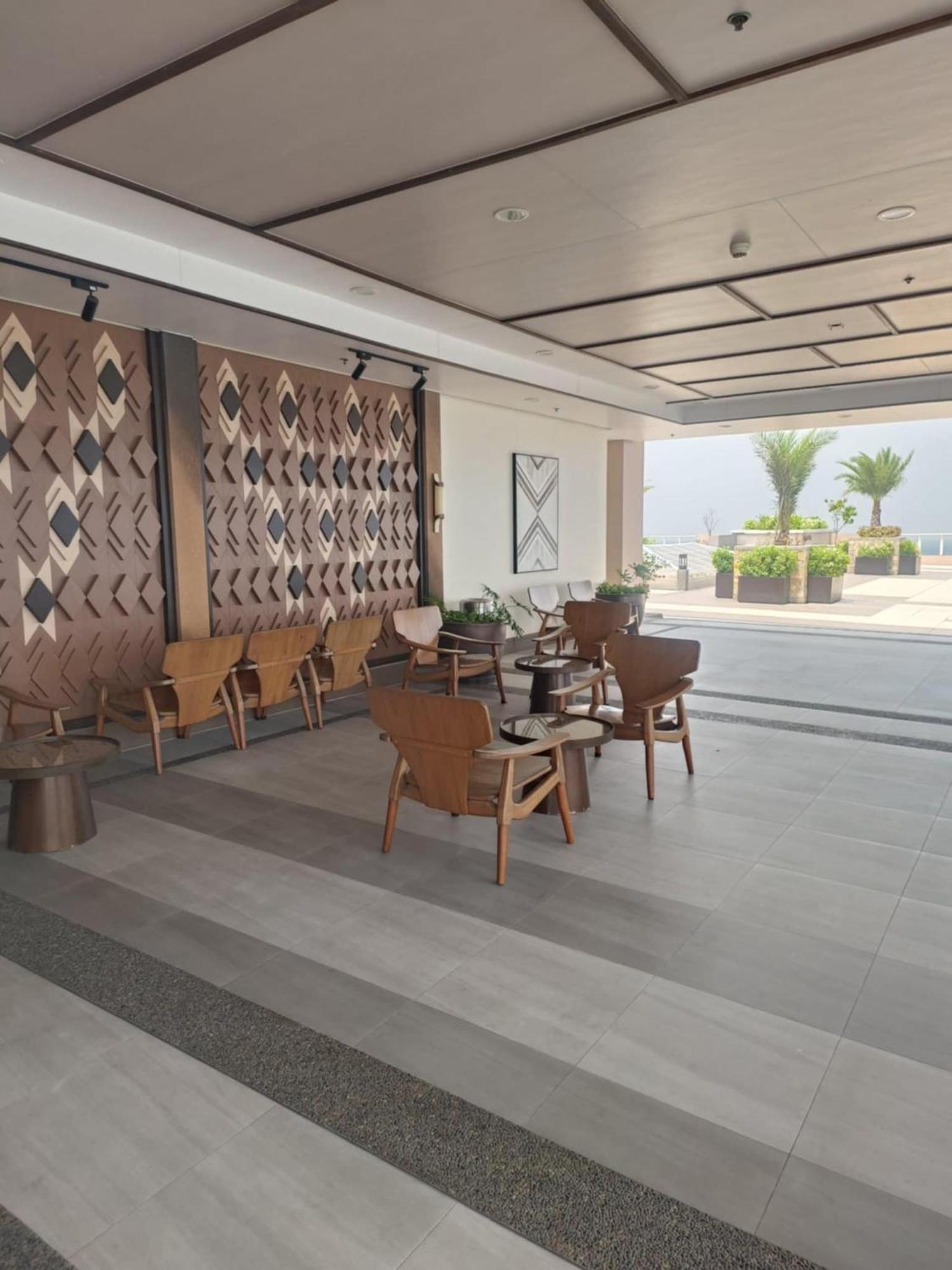 Infina Towers Aparthotel Quezon City Bagian luar foto