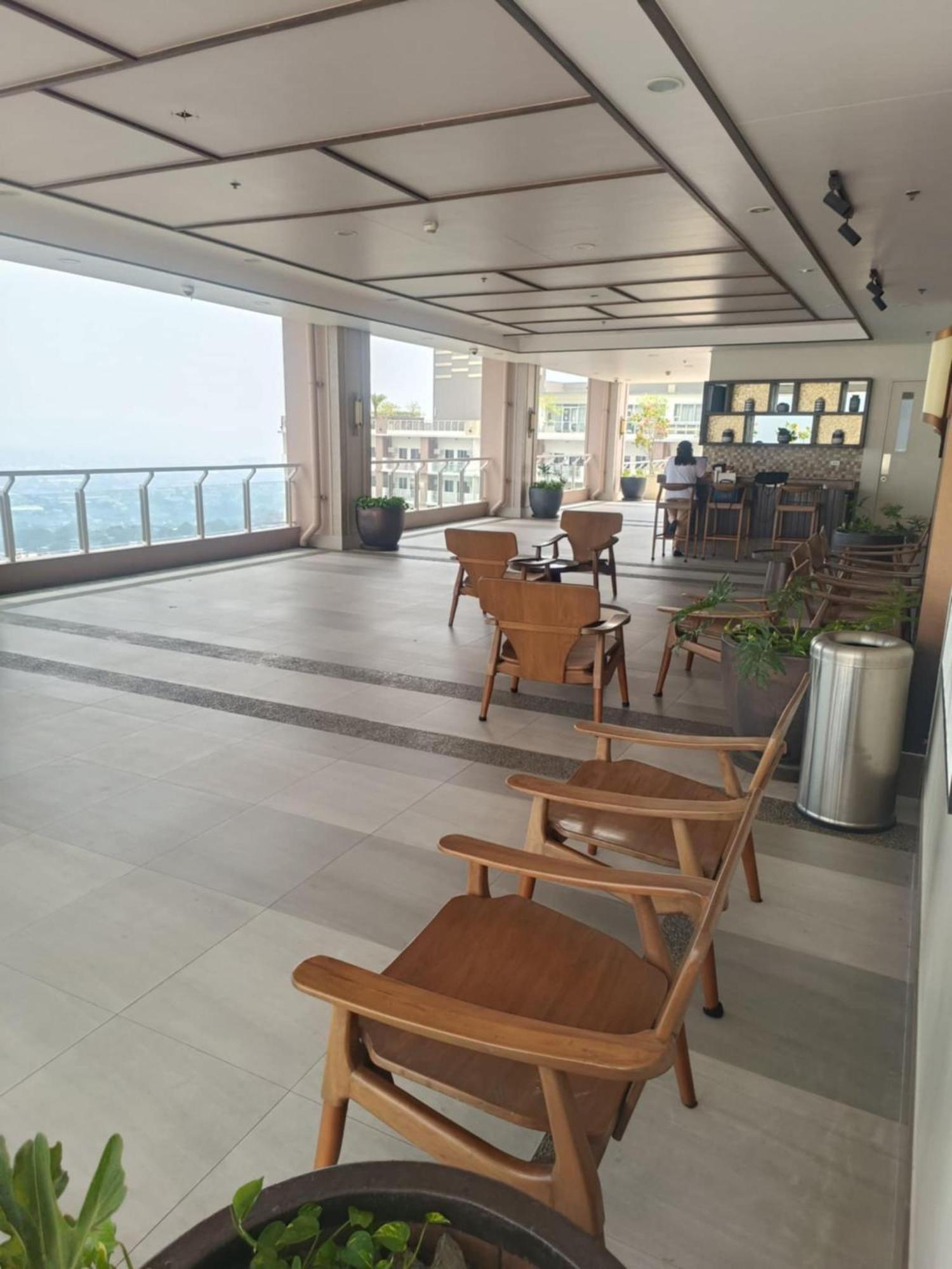 Infina Towers Aparthotel Quezon City Bagian luar foto
