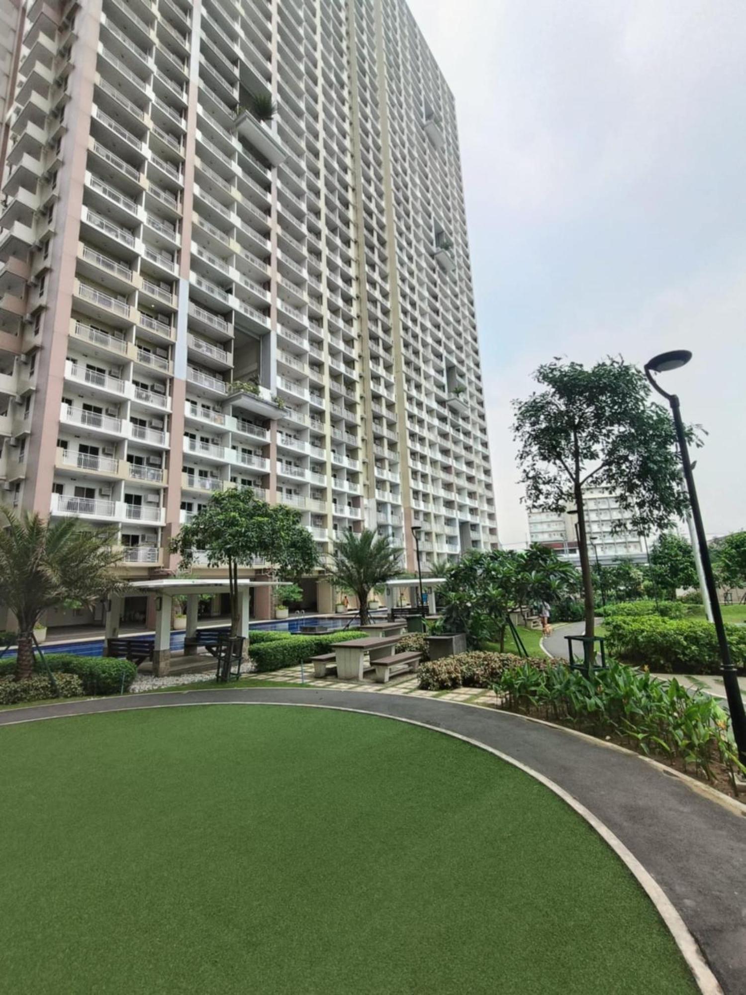 Infina Towers Aparthotel Quezon City Bagian luar foto